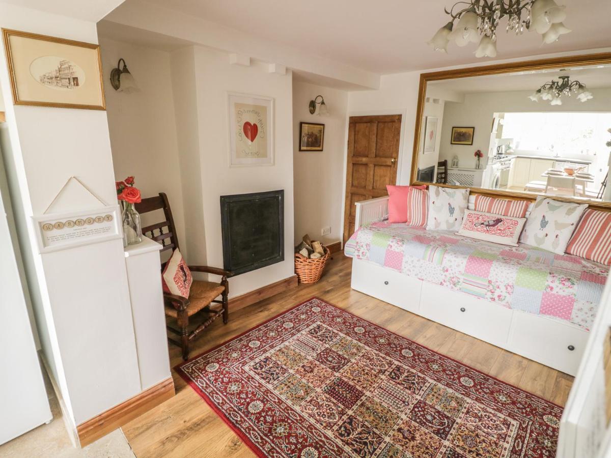 April Cottage Μπρόντγουεϊ Εξωτερικό φωτογραφία