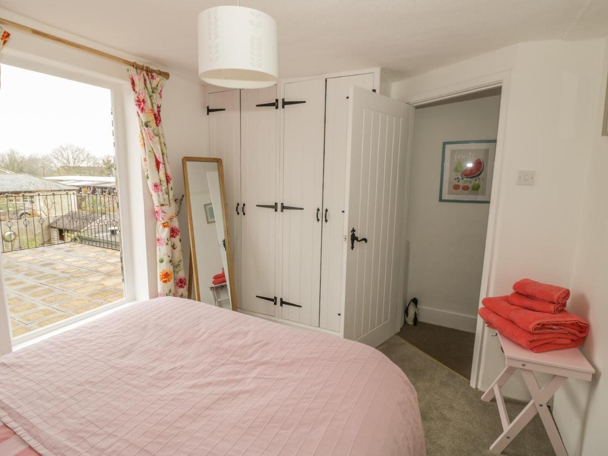 April Cottage Μπρόντγουεϊ Εξωτερικό φωτογραφία