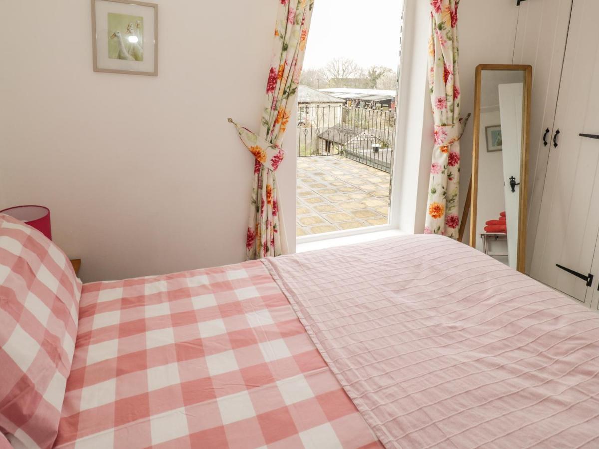 April Cottage Μπρόντγουεϊ Εξωτερικό φωτογραφία